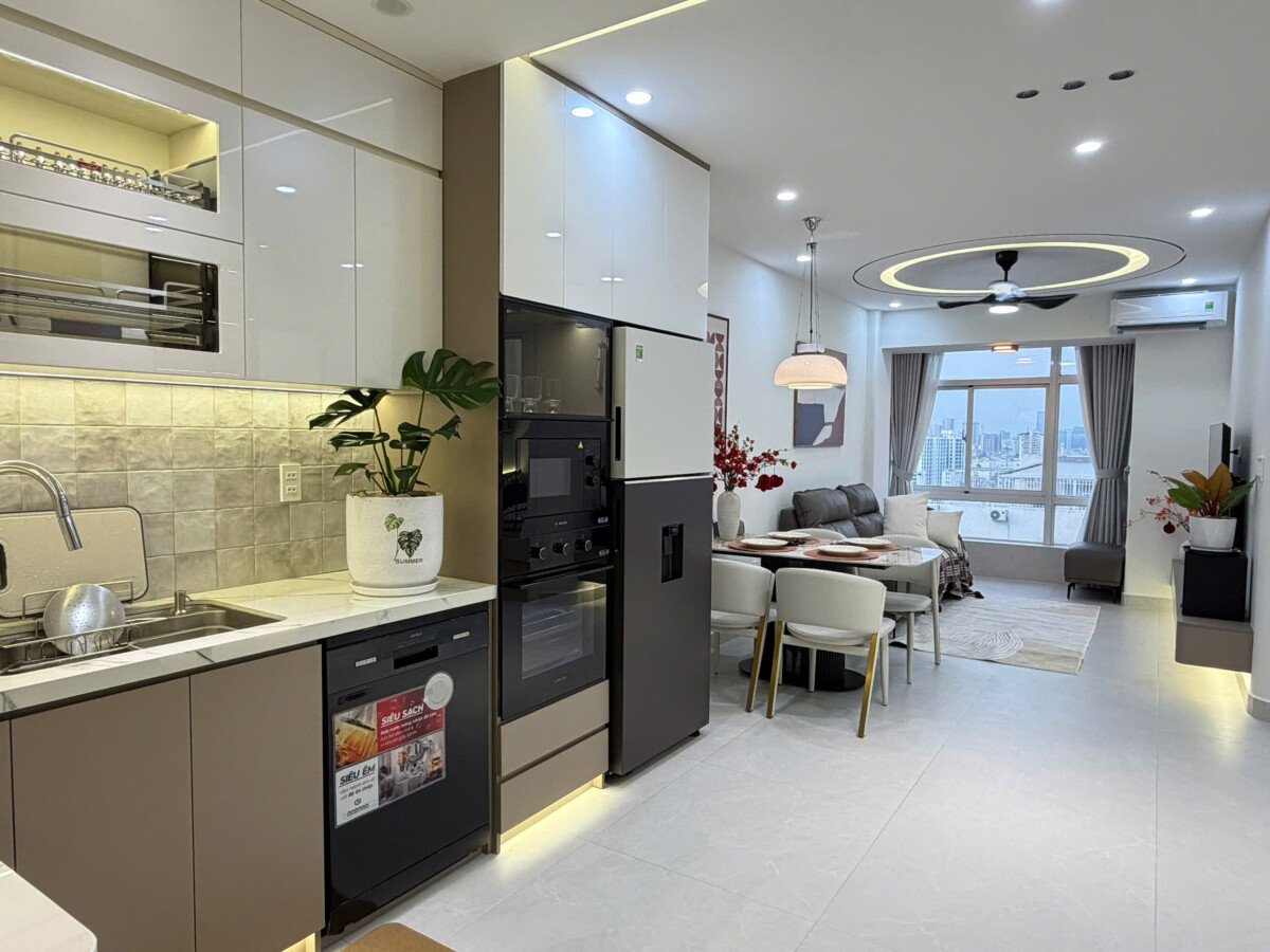 phong khach can ho can ban nhanh - Bán căn hộ 02pn chung cư Sky Garden 3, 5.390 tỷ, nhà mới 100%, đầy đủ nội thất.