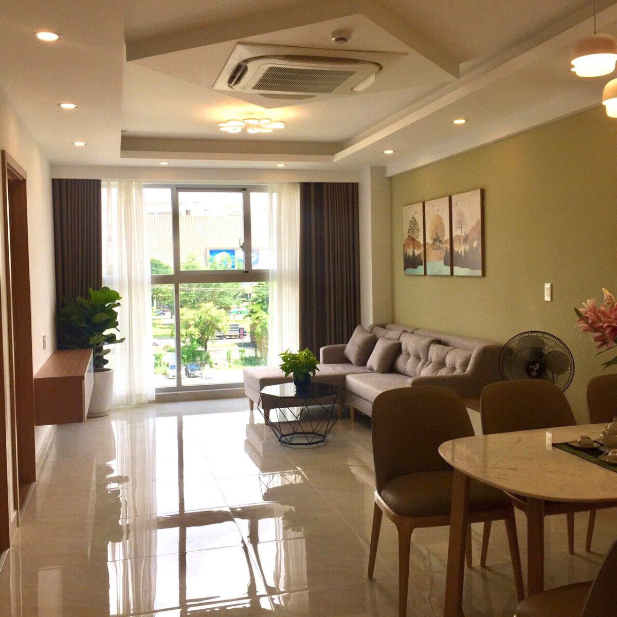 phong khach can ho cho thue 8 - Cho thuê căn hộ 77m2, chung cư Scenic Valley , 02pn, giá 21tr/tháng, đầy đủ nội thất.