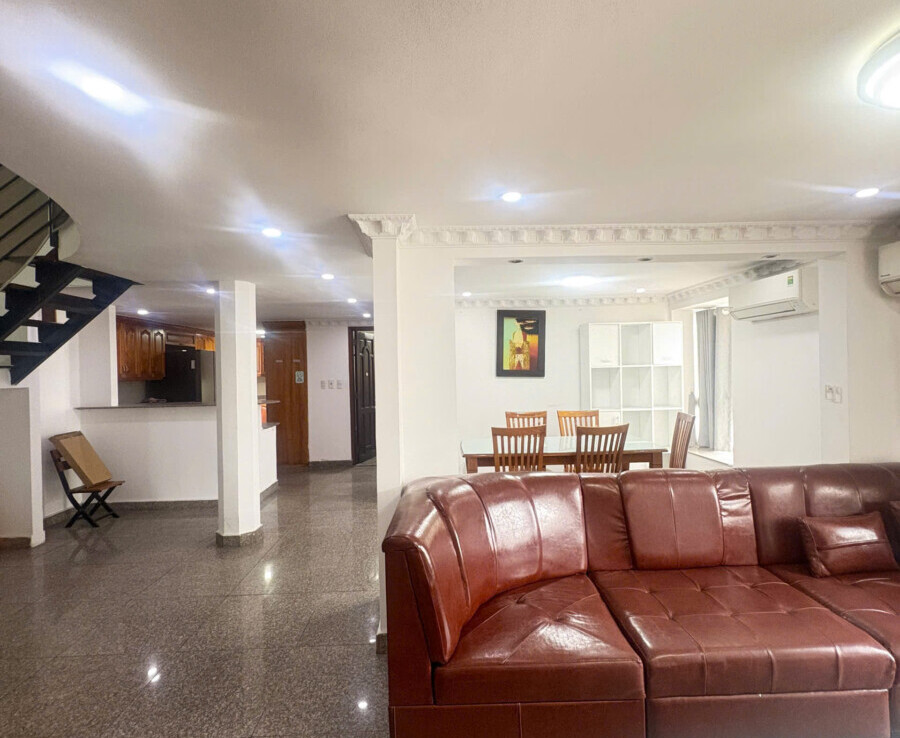 phong khach can ho cho thue can ho duplex sky garden 1 10 900x738 - Cho thuê Duplex Sky Garden 1. DT 160m2 Thiết kế 5 Phòng ngủ-4wc- Nội thất như hình- Giá 26 Triệu/Tháng