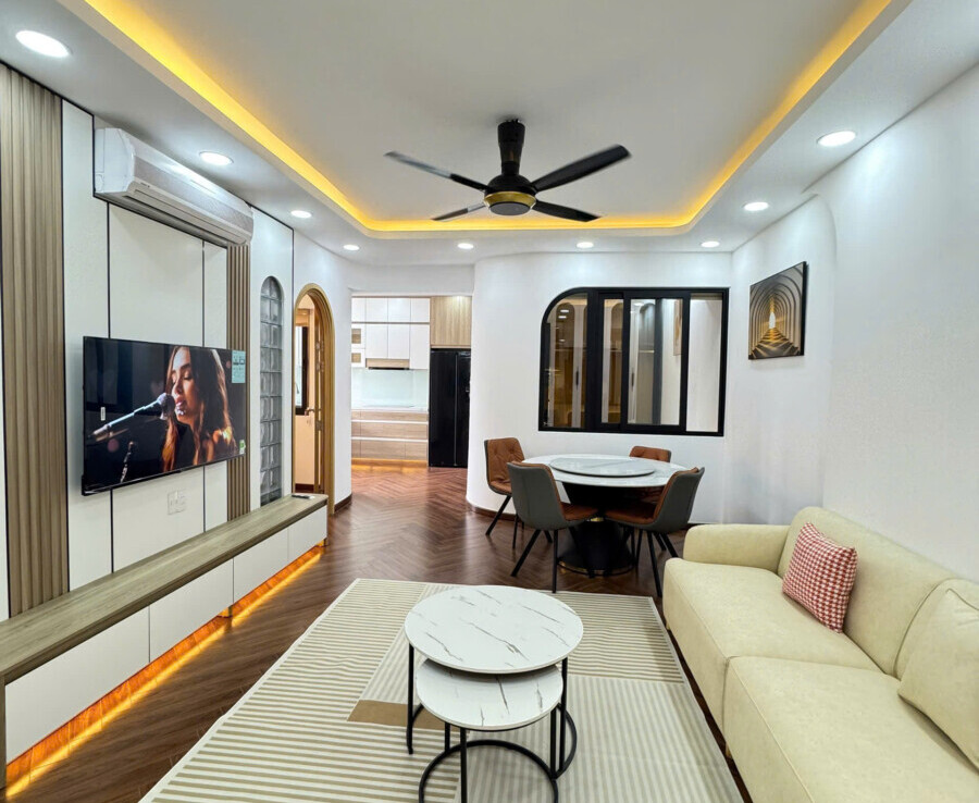 phong khach can ho dep hung vuong 3 can ban 2 900x738 - Bán căn hộ Hưng Vượng 3. DT 75m2 Nhà đẹp- 3 Phòng ngủ-2wc- Nội thất mới- Giá bán 5.6 Tỷ