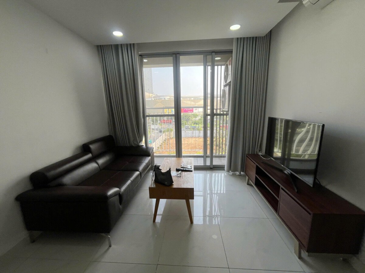 phong khach can ho scenic cho thue 6 - Cho thuê căn hộ Scenic Valley 1. DT 71m2 Nhà đẹp- Tone trắng- 2 Phòng ngủ-2wc- Giá thuê 18 Triệu/Tháng