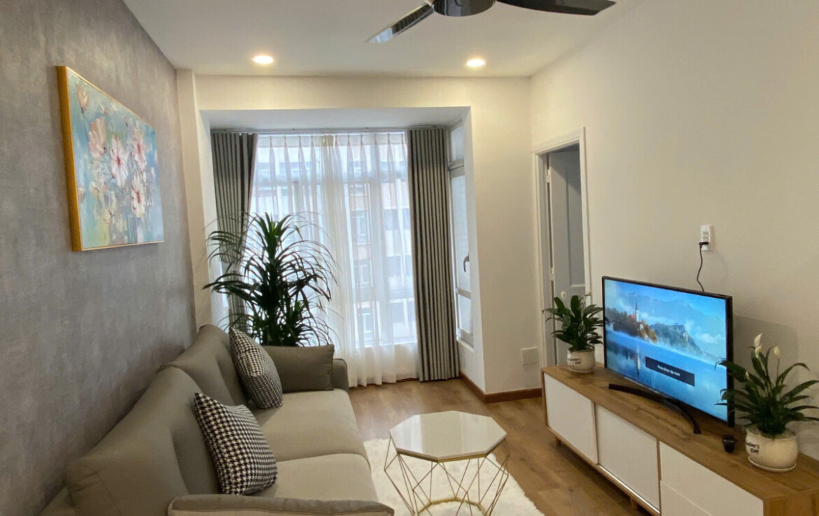 phong khach can ho sky 3 ban 1170x738 - Cần bán căn hộ Sky Garden 3. DT 56m2 Nhà đẹp- Đang cho thuê 14 Triệu/Tháng- 2 phòng-2wc- Giá 4.6 Tỷ
