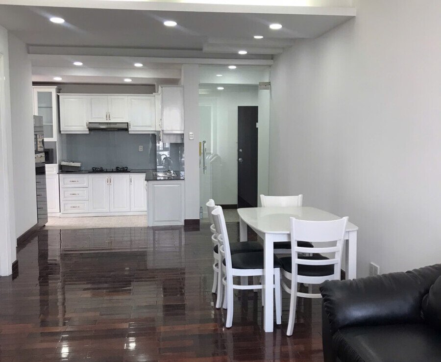 Cho thuê căn góc Sky Garden 3. DT 74m2 Thiết kế 2 phòng ngủ-2wc- View trực diện hồ bơi- Giá 19 Triệu/Tháng phong khach can ho sky garden 3 cho thue20 900x738 - Cho thuê căn góc Sky Garden 3. DT 74m2 Thiết kế 2 phòng ngủ-2wc- View trực diện hồ bơi- Giá 19 Triệu/Tháng