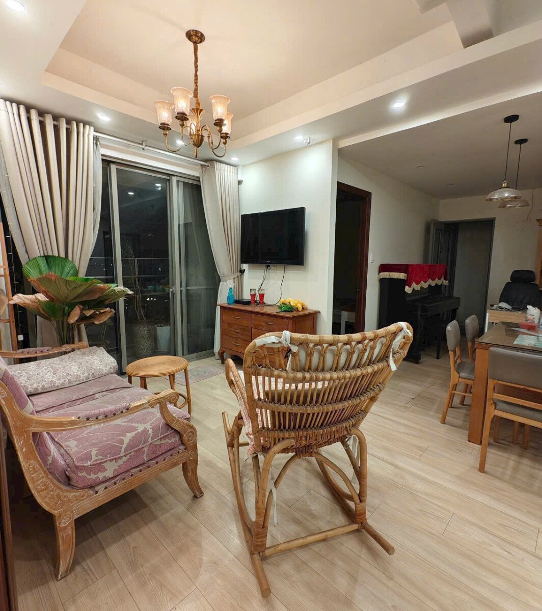 phong khach can hung phuc ban - Bán nhanh căn hộ Hưng Phúc Happy residences. DT 78m2 Thiết kế 2 Phòng-2wc- Lầu cao- Giá 7.2 Tỷ