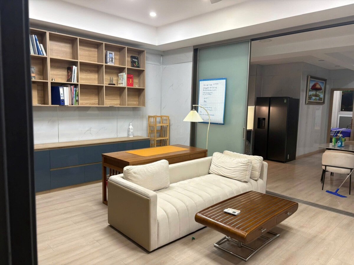 phong khach du tien nghi cho thue - Cho thuê căn hộ Scenic Valley 2. DT 107m2 Tầng sân vườn- 2 Phòng-2wc- Nội thất như hình- Giá 20 Triệu/Tháng