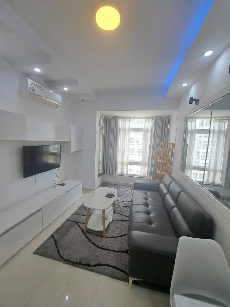 phong khach sky 3 cho thue - Cho thuê căn hộ Sky Garden 3. DT 70m2 Thiết kế 3 Phòng ngủ-2wc- Nội thất đầy đủ- Giá thuê 16 Triệu/Tháng