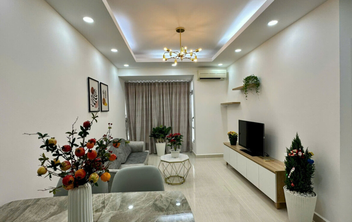 phong khach sky garden 3 cho thue 7 1170x738 - Cho thuê căn hộ đẹp tại Sky Garden 3. DT 70m2 Lầu cao- View đẹp- 2 Phòng-2wc- Nội thất đây đủ- Giá 18 Triệu/Tháng