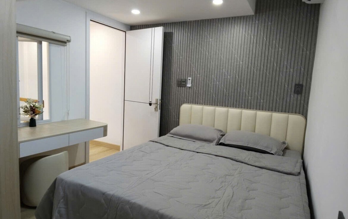 phong ngu 1 can duplex hung vuong 3 ban 1170x738 - Bán căn hộ Duplex Hưng Vượng 3. DT 100m2 Thiết kế 3 Phòng-2wc- Nội thất mới- đang trống- Giá 6.080 Tỷ