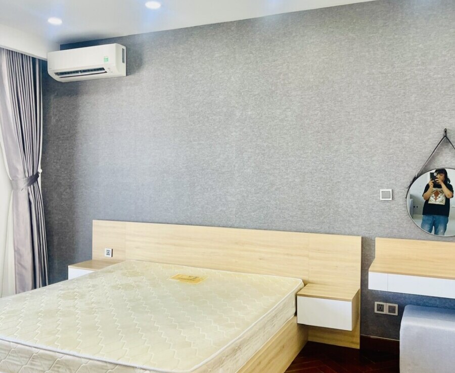 phong ngu 1 can midtown cho thue 900x738 - Cho thuê căn hộ Midtown Tòa M5. DT 130m2 Thiết kế 3 phòng ngủ-3wc- Rộng rãi- Giá 40 Triệu/Tháng