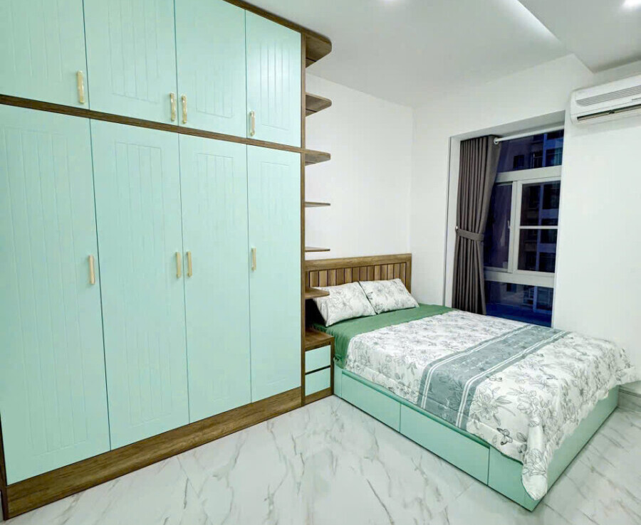 phong ngu 2 can ho sky ban 900x738 - Bán căn hộ đẹp tại Sky Garden 2. DT 71m2 Nhà đẹp- thiết kế 2 Phòng-2wc- Đang cho thuê 19 Triệu. Giá bán 5.650 Tỷ