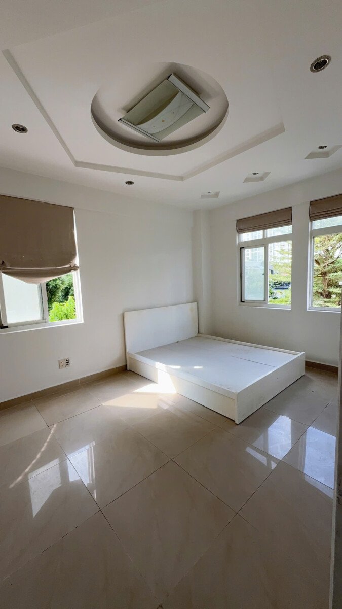 phong ngu 2 - Bán nhanh căn hộ Cảnh Viên 2. DT 118m2 Thiết kế 3 Phòng ngủ-2wc- View biệt thự- Giá 10.450 Tỷ