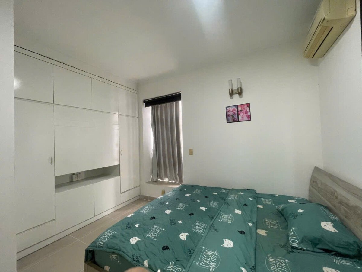 phong ngu 2can ho sky 3 cho thue 11 - Cho thuê căn góc Sky Garden 3. DT 74m2 Thiết kế 2 phòng ngủ-2wc- Nội thất đầy đủ- Giá thuê 15 Triệu/Tháng