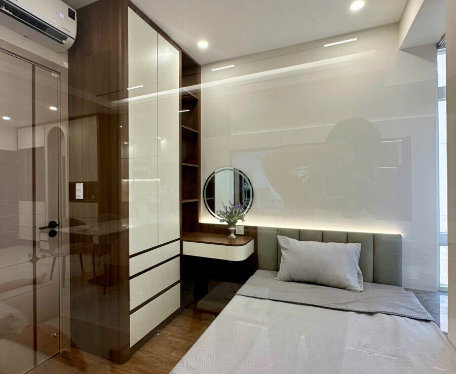 phong ngu 900x738 - Bán căn hộ đẹp tại Sky Garden 3. DT 70m2 Nhà đẹp Mới 100%- thiết kế 3 Phòng-2wc- Nội thất như hình- Giá 6.5 Tỷ