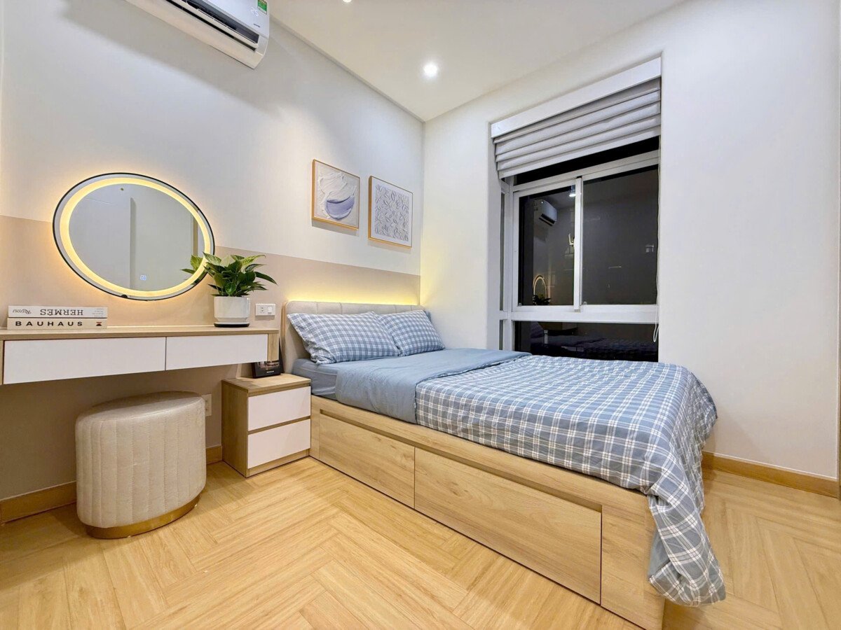 phong ngu can ho ban 4 - Bán căn hộ 03pn, chung cư Sky Garden 3, nhà đang có hợp đồng thuê 32tr/tháng, giá bán 6.550 tỷ.giá