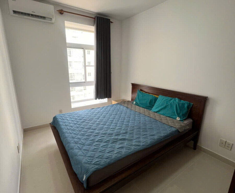 phong ngu can ho ban 900x738 - Bán căn hộ chung cư Sky Garden 2, 71m2, 02pn, giá 4,850 tỷ, nhà đang có hợp đồng thuê dài.