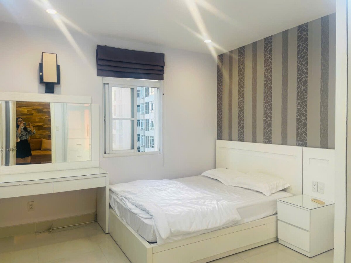 phong ngu can ho can ban nhanh 2 - Bán căn hộ 74m2, chung cư Sky Garden 3, nhà đầy đủ nội thất, 02pn, giá 6.2 tỷ.