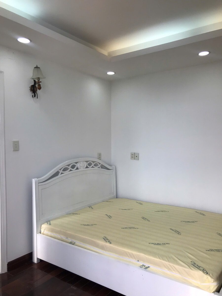 phong ngu can ho sky 3 cho thue - Cho thuê căn góc Sky Garden 3. DT 74m2 Thiết kế 2 phòng ngủ-2wc- View trực diện hồ bơi- Giá 19 Triệu/Tháng