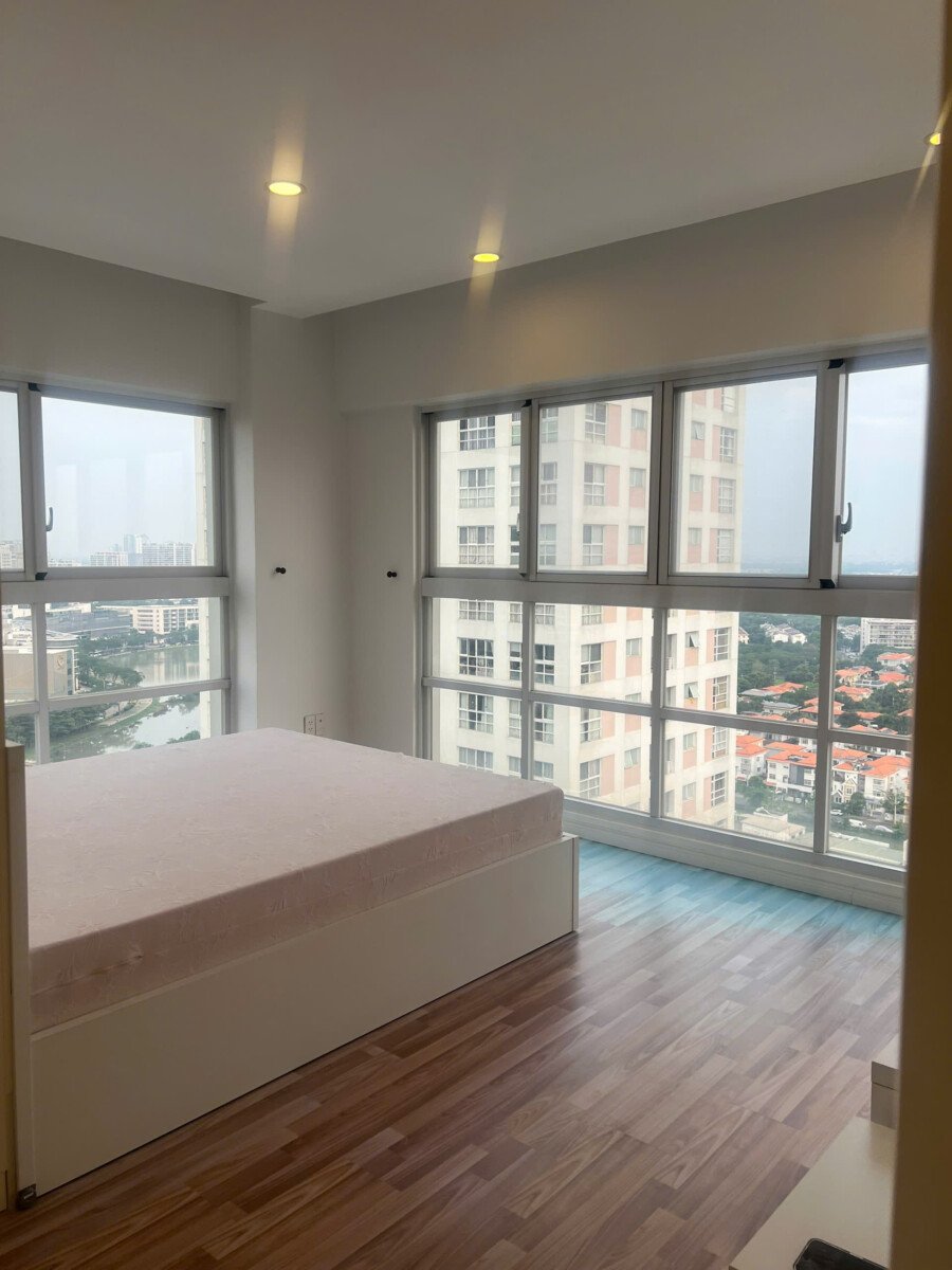 phong ngu chinh can ho ban goc nhieu cua so - Giá mua bán căn hộ 3pn số 02 tòa H chung cư Happy Valley phường Tân Hưng T3/2026