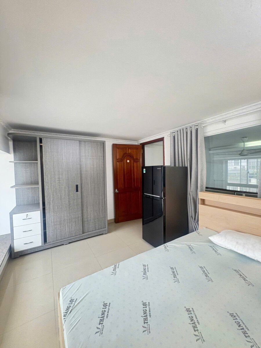 phong ngu chinh - Cho thuê Duplex Sky Garden 1. DT 160m2 Thiết kế 5 Phòng ngủ-4wc- Nội thất như hình- Giá 26 Triệu/Tháng