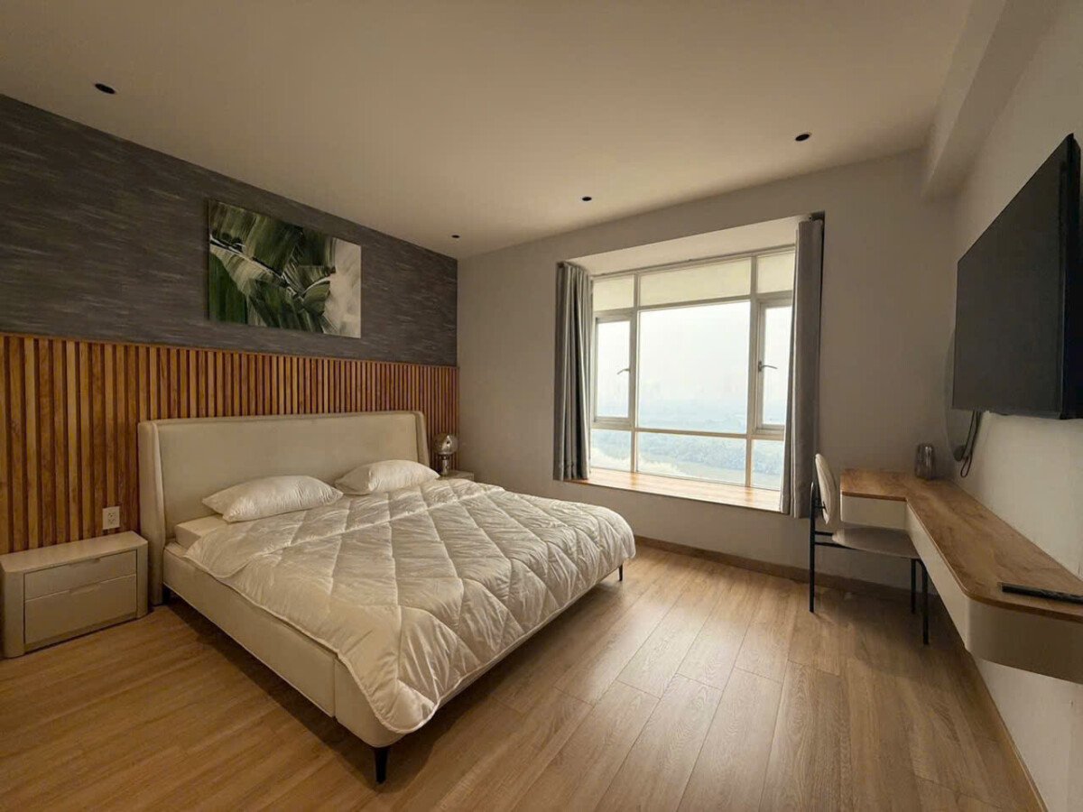 phong ngu lon trong can ho ban - Giá mua bán căn hộ 3pn view sông chung cư Riverside Residence phường Tân Mỹ T3/2026