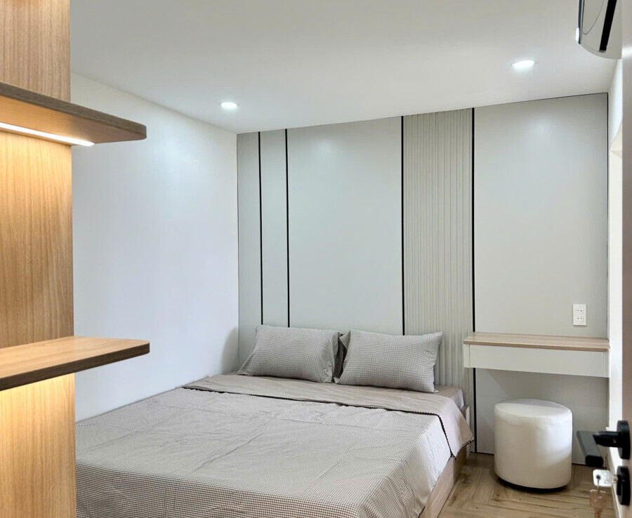 phong ngu master 2 900x738 - Giá mua bán căn hộ Duplex 4pn chung cư Sky Garden 1 phường Tân Hưng T3/2026