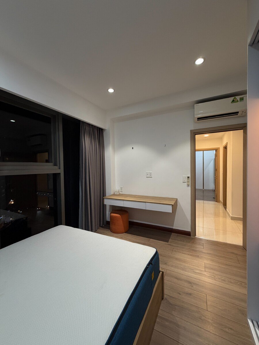 phong ngu nho can ho cho thue 1 - Giá cho thuê căn hộ 3pn tòa A chung cư Riverpark Premier phường Tân Hưng T4/2026