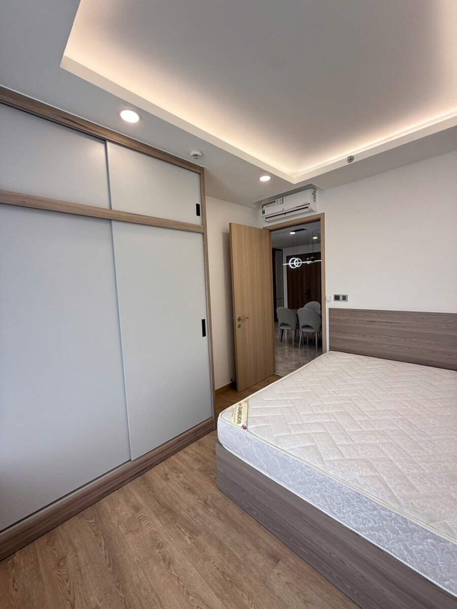 phong ngu rong rai - Giá mua bán căn hộ 2pn tòa G chung cư The Peak m8 phường Tân Mỹ T3/3026