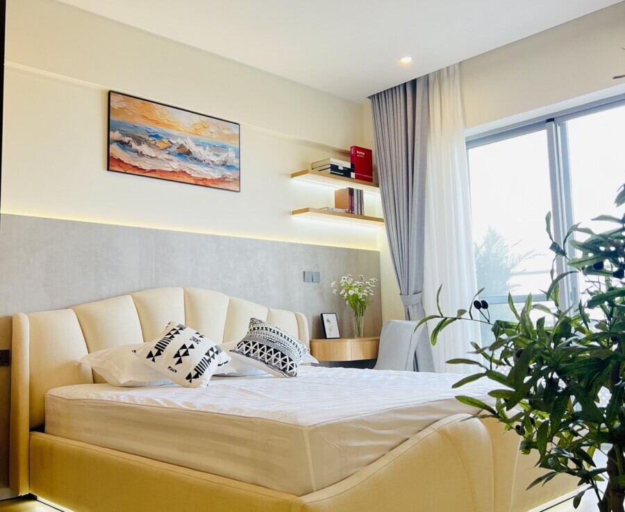 phong ngu sang trong 900x738 - Chủ gửi bán gấp căn hộ 3pn view sông chung cư Scenic Valley 1 giá 17 tỷ