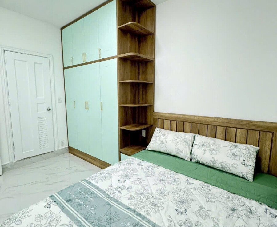 phong ngu sky 2 ban 900x738 - Bán căn hộ đẹp tại Sky Garden 2. DT 71m2 Nhà đẹp- thiết kế 2 Phòng-2wc- Đang cho thuê 19 Triệu. Giá bán 5.650 Tỷ