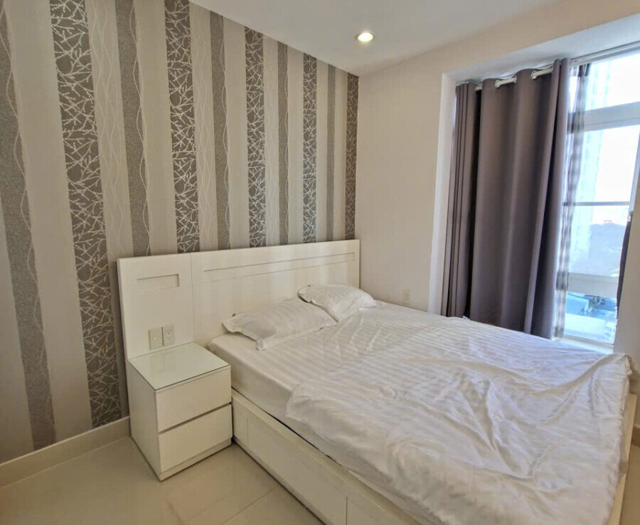 phong ngu sky garden 3 can ban 3 900x738 - Bán nhanh căn góc Sky Garden 3. DT 74m2 Nhà chưa qua đầu tư- thiết kế 2pn-2wc- Nội thất như hình- Giá 6.150 Tỷ