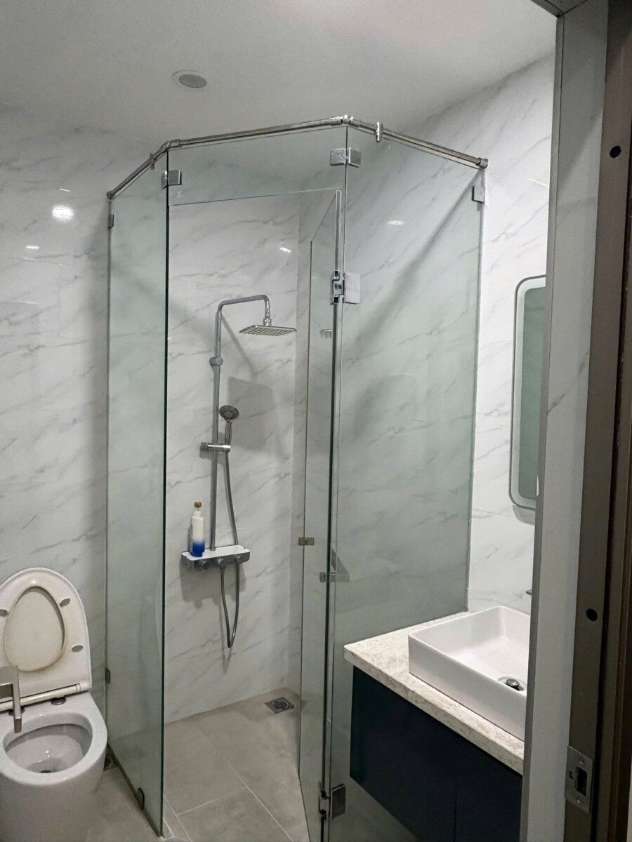 toilet can shop cho thue - Cho thuê căn hộ Scenic Valley 2. DT 107m2 Tầng sân vườn- 2 Phòng-2wc- Nội thất như hình- Giá 20 Triệu/Tháng