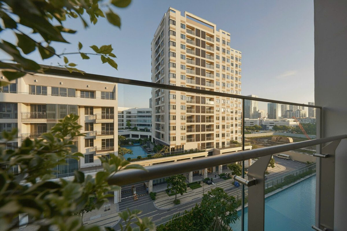vi tri can ho lien ke ho boi noi khu - Giá mua bán căn hộ 3pn số 01 tòa A chung cư The Horizon phường Tân Mỹ T4/2026