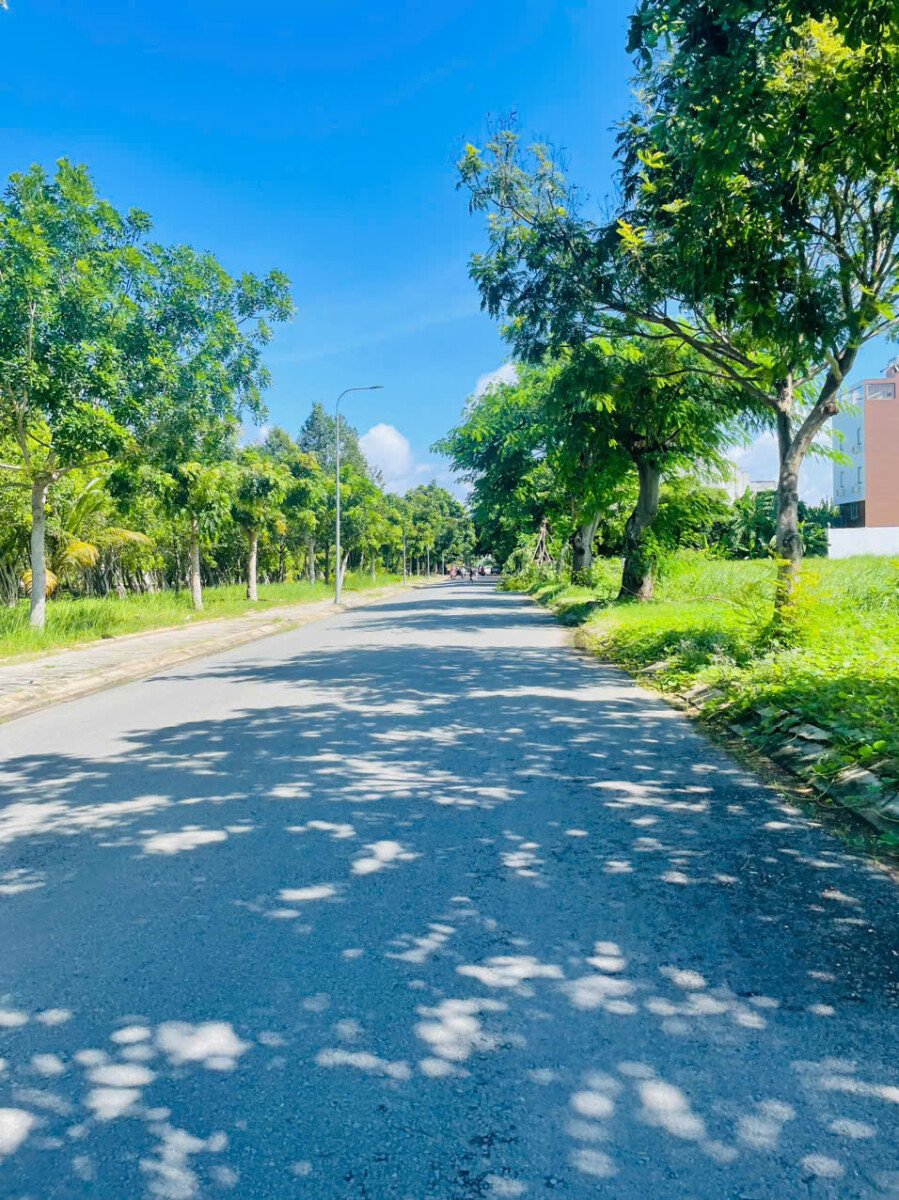 vi tri dat nen mat duong noi khu lo gioi 12m - Giá mua bán đất nền Đường số 22 kdc Phú Xuân VPH Nhà Bè T4/2026