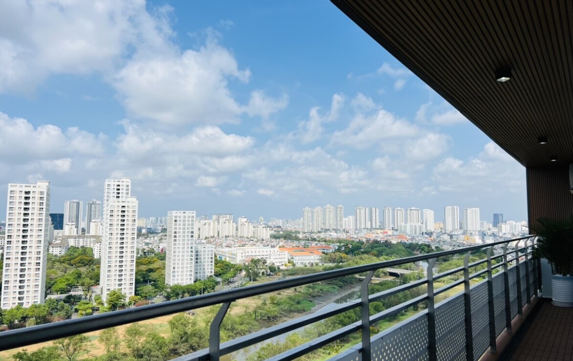 view balcony can ho ban 1 1170x738 - Chủ gửi bán gấp căn hộ 3pn view sông chung cư Scenic Valley 1 giá 17 tỷ