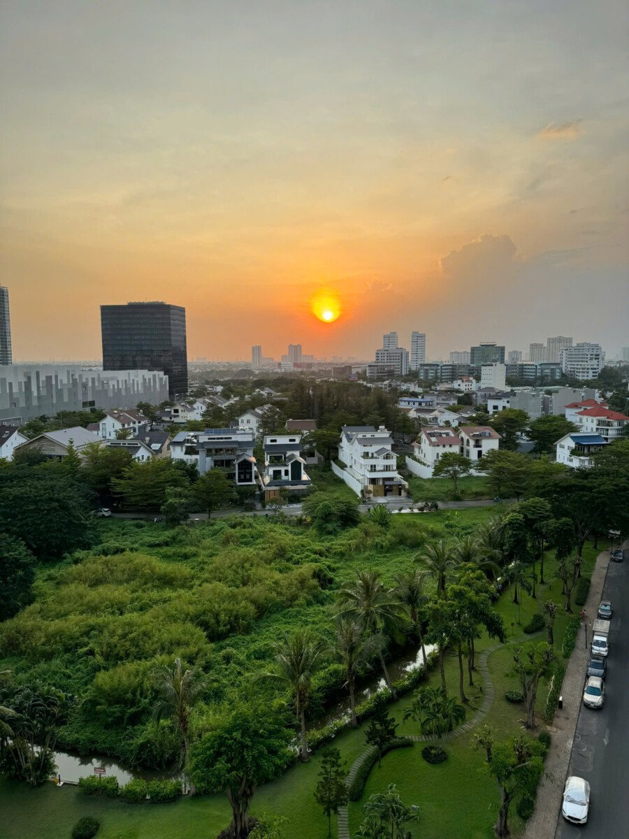 view can ho ban 1 - Cần bán gấp căn hộ 70,1m2, chung cư Sky Garden 3, 03pn, giá 5.650 tỷ, giá còn thương lượng.