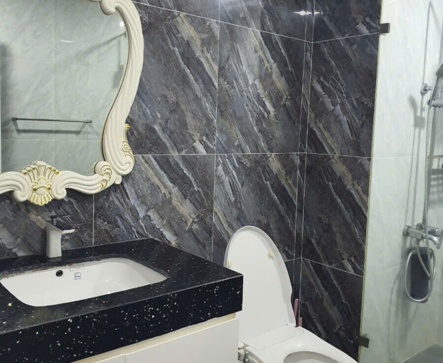 wc can ho ban 3 900x738 - Bán căn hộ 89m2, chung cư Scenic Valley 1, giá 9.1 tỷ, nhà đang có hợp đồng thuê ổn định