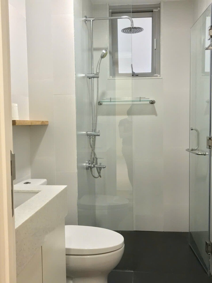 wc can ho cho thue 1 - Cho thuê căn hộ đẹp tại Scenic Valley 1. DT 77m2 Nhà đẹp- Nội thất mới- 2 Phòng-2wc- Giá 19 Triệu/Tháng