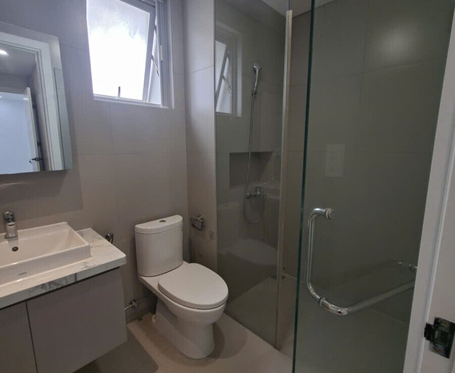 wc can ho cho thue 2 900x738 - Cho thuê căn hộ đẹp Tại Scenic Valley 1. DT 110m2 Thiết kế 3 Phòng-2wc- View hồ bơi. Giá 35 Triệu/Tháng