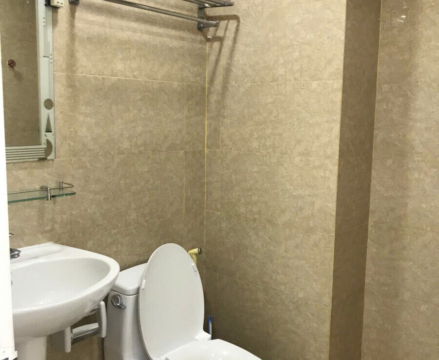 Cho thuê căn góc Sky Garden 3. DT 74m2 Thiết kế 2 phòng ngủ-2wc- View trực diện hồ bơi- Giá 19 Triệu/Tháng wc can ho cho thue 900x738 - Cho thuê căn góc Sky Garden 3. DT 74m2 Thiết kế 2 phòng ngủ-2wc- View trực diện hồ bơi- Giá 19 Triệu/Tháng