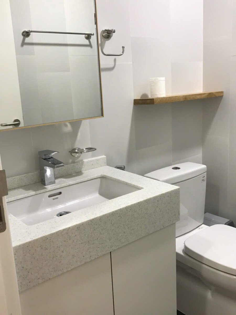 wc can ho scenic cho thue - Cho thuê căn hộ đẹp tại Scenic Valley 1. DT 77m2 Nhà đẹp- Nội thất mới- 2 Phòng-2wc- Giá 19 Triệu/Tháng