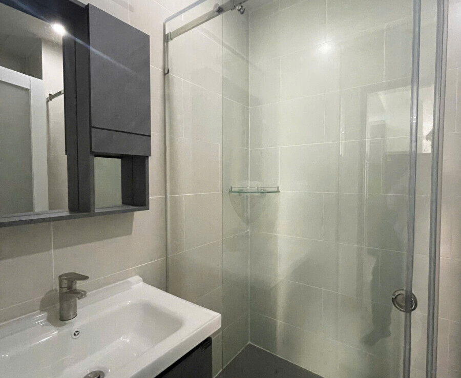 wc can ho sky 3 900x738 - Cho thuê căn hộ Sky Garden 3. DT 68m2 View công viên- 2 Phòng-2wc- Nội thất đầy đủ- Giá 16 Triệu/Tháng