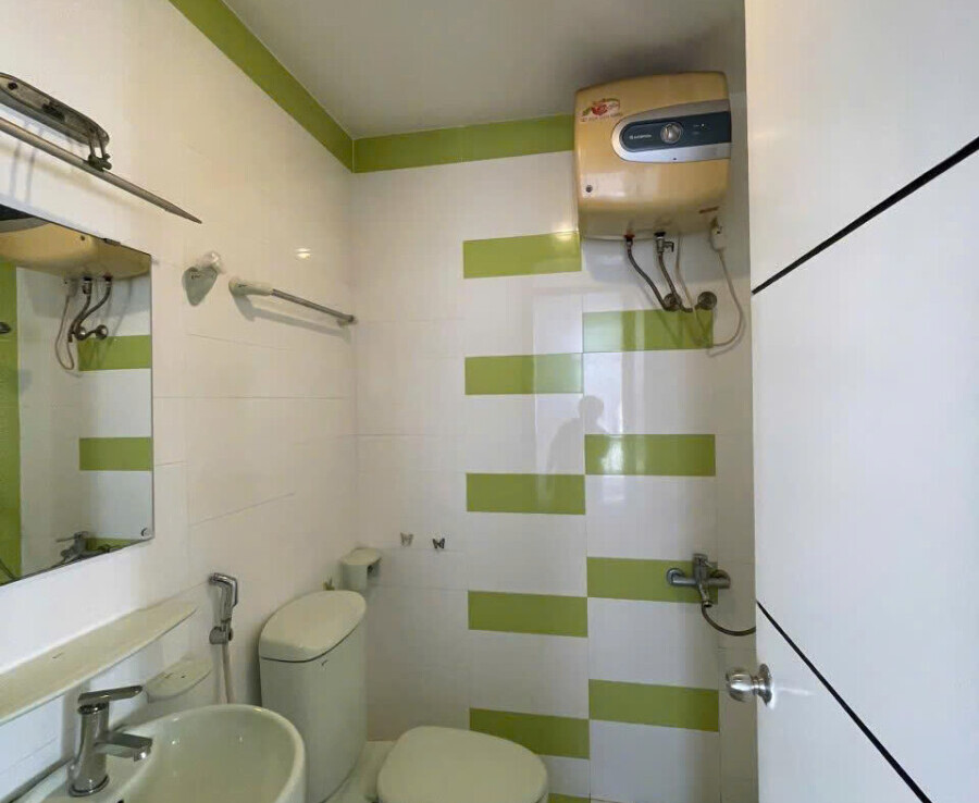 wc can ho sky 3 ban 1 900x738 - Bán nhanh căn góc Sky Garden 3. DT 74m2-Lầu đẹp- Nhà tiện sửa theo ý- 2 Phòng-2wc- Giá bán 5.850 Tỷ