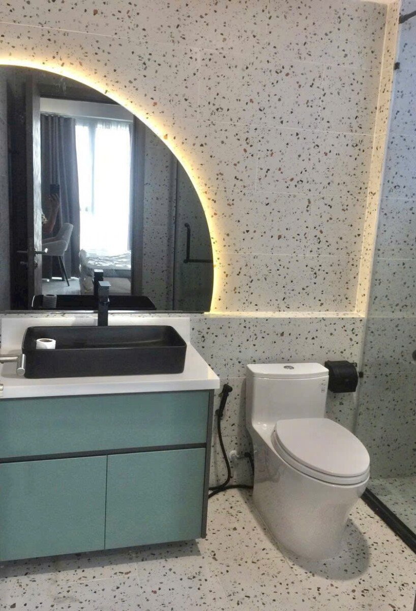 wc rong rai 2 - Cho thuê căn hộ Urban Hill. Phú Mỹ Hưng. DT 77m2 Nhà đẹp- 2 Phòng-2wc- Nội thất như hình- Giá 25 Triệu/Tháng