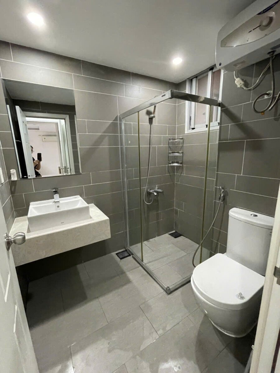 wc rong scenic cho thue - Cho thuê căn hộ Scenic Valley 1. DT 71m2 Nhà đẹp- 2 Phòng-2wc- Nội thất như hình- Giá thuê rẻ 17 Triệu/Tháng