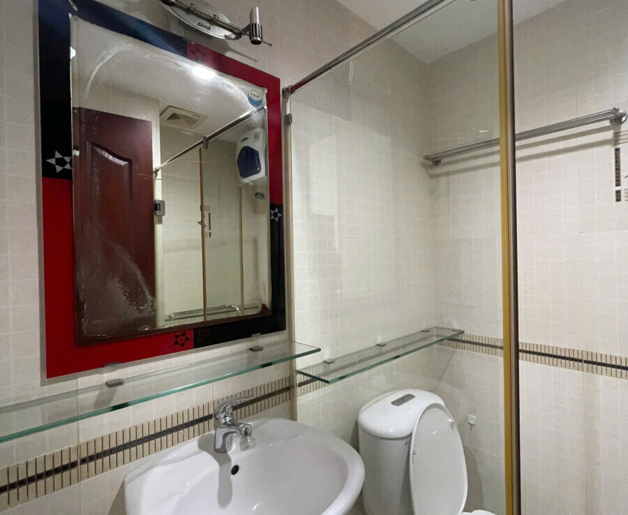 wc sach se 900x738 - Cho thuê căn hộ Sky Garden 3. DT 74m2 Lầu cao- 2 phòng-2wc- Nhà trống vào ngay. Giá 16 Triệu/Tháng