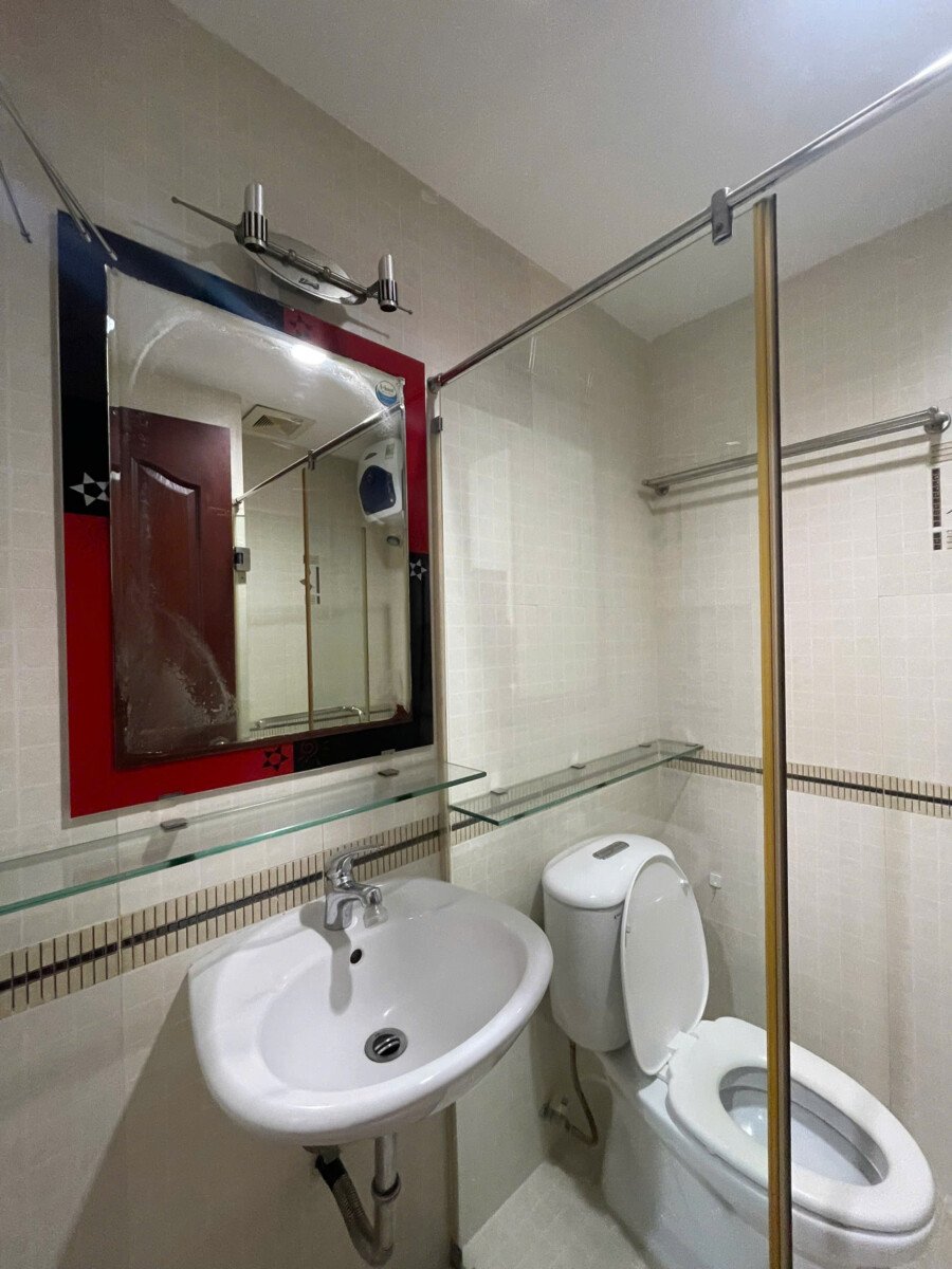 wc sach se - Cho thuê căn hộ Sky Garden 3. DT 74m2 Lầu cao- 2 phòng-2wc- Nhà trống vào ngay. Giá 16 Triệu/Tháng