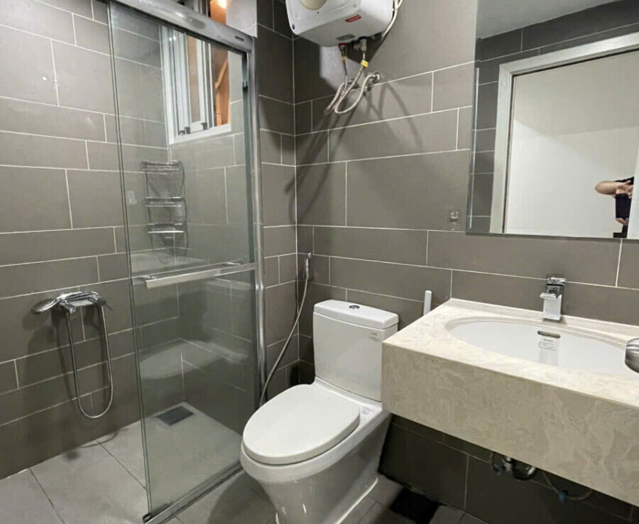 wc scenic cho thue 900x738 - Cho thuê căn hộ Scenic Valley 1. DT 71m2 Nhà đẹp- 2 Phòng-2wc- Nội thất như hình- Giá thuê rẻ 17 Triệu/Tháng