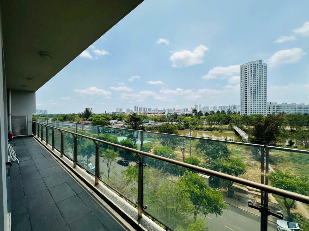 balcony can ho lien ke song va cong vien - Giá mua bán căn hộ 3pn tòa B chung cư Scenic Valley 1 phường Tân Mỹ T4/2026
