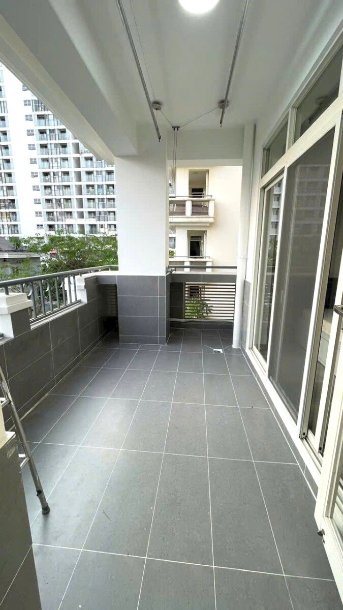 balcony can ho rong rai - Giá mua bán căn hộ 3pn chung cư Cảnh Viên 2 phường Tân Mỹ T4/2026