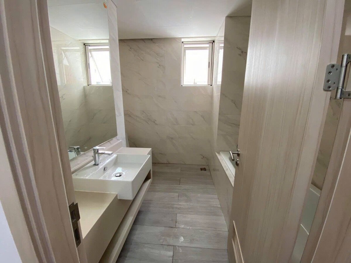 ban can ho gia tot midtown toa m6 5 - Bán căn hộ Midtown Tòa M6. DT 126m2 Thiết kế 3 Phòng-2wc- có ô xe hầm- đang cho thuê 40 triệu/tháng. Giá bán 14.5 Tỷ